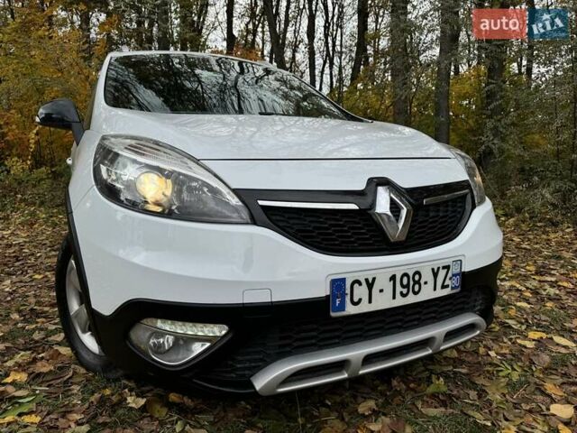 Білий Рено Scenic XMOD, об'ємом двигуна 1.6 л та пробігом 210 тис. км за 9690 $, фото 11 на Automoto.ua
