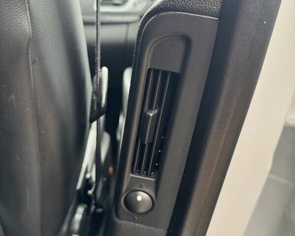 Білий Рено Scenic XMOD, об'ємом двигуна 1.6 л та пробігом 210 тис. км за 9690 $, фото 45 на Automoto.ua