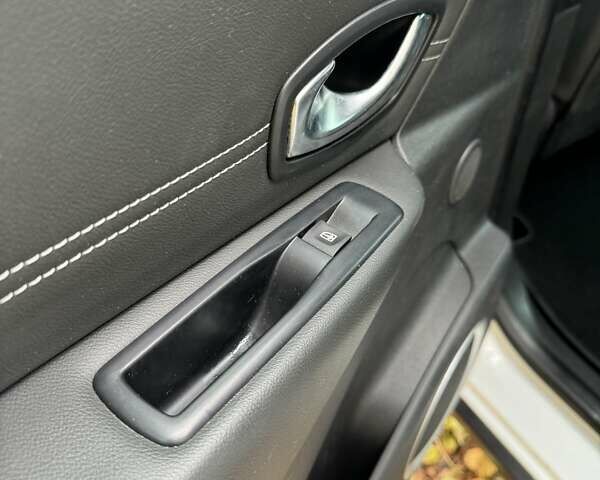 Білий Рено Scenic XMOD, об'ємом двигуна 1.6 л та пробігом 210 тис. км за 9690 $, фото 60 на Automoto.ua