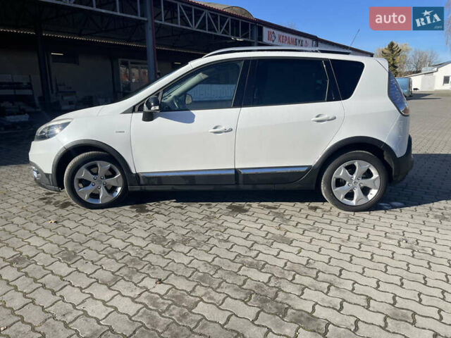 Белый Рено Scenic XMOD, объемом двигателя 1.6 л и пробегом 255 тыс. км за 10300 $, фото 8 на Automoto.ua