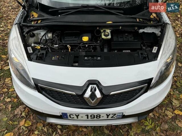 Білий Рено Scenic XMOD, об'ємом двигуна 1.6 л та пробігом 210 тис. км за 9690 $, фото 15 на Automoto.ua