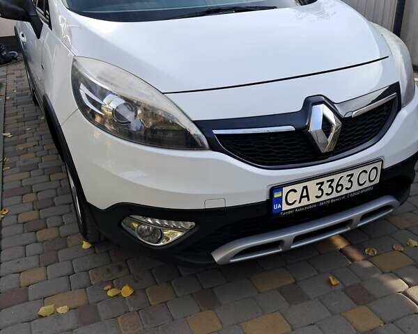 Белый Рено Scenic XMOD, объемом двигателя 1.6 л и пробегом 268 тыс. км за 8900 $, фото 7 на Automoto.ua