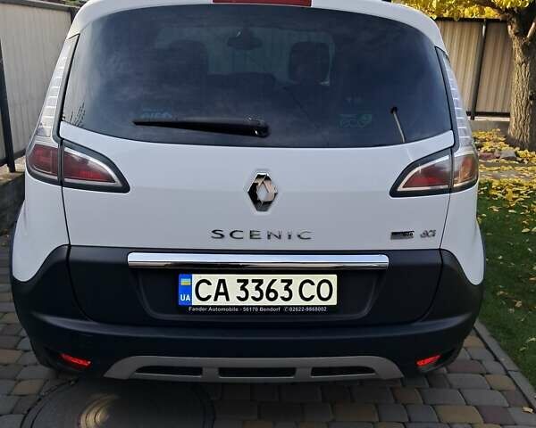 Белый Рено Scenic XMOD, объемом двигателя 1.6 л и пробегом 268 тыс. км за 8900 $, фото 4 на Automoto.ua