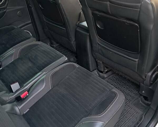 Белый Рено Scenic XMOD, объемом двигателя 1.6 л и пробегом 268 тыс. км за 8900 $, фото 10 на Automoto.ua