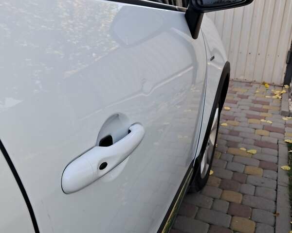 Белый Рено Scenic XMOD, объемом двигателя 1.6 л и пробегом 268 тыс. км за 8900 $, фото 2 на Automoto.ua