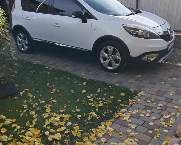 Белый Рено Scenic XMOD, объемом двигателя 1.6 л и пробегом 268 тыс. км за 8900 $, фото 9 на Automoto.ua