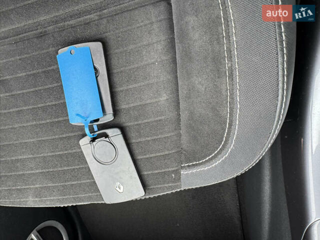 Черный Рено Scenic XMOD, объемом двигателя 1.5 л и пробегом 193 тыс. км за 10600 $, фото 17 на Automoto.ua