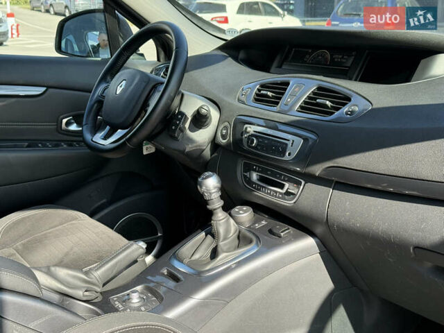 Черный Рено Scenic XMOD, объемом двигателя 0 л и пробегом 202 тыс. км за 8999 $, фото 46 на Automoto.ua
