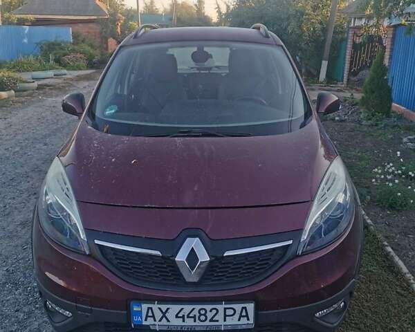 Красный Рено Scenic XMOD, объемом двигателя 1.2 л и пробегом 142 тыс. км за 9500 $, фото 14 на Automoto.ua