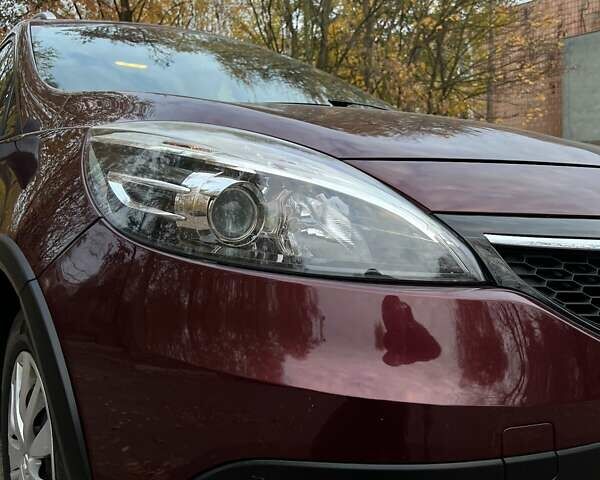 Рено Scenic XMOD 2013 в Ровно на Automoto.ua Красный Рено Scenic XMOD, объемом двигателя 1.6 л и пробегом 181 тыс. км за 10950 $, фото 12 на Automoto.ua