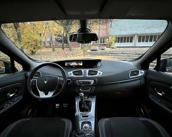 Рено Scenic XMOD 2013 в Ровно на Automoto.ua Красный Рено Scenic XMOD, объемом двигателя 1.6 л и пробегом 181 тыс. км за 10950 $, фото 22 на Automoto.ua