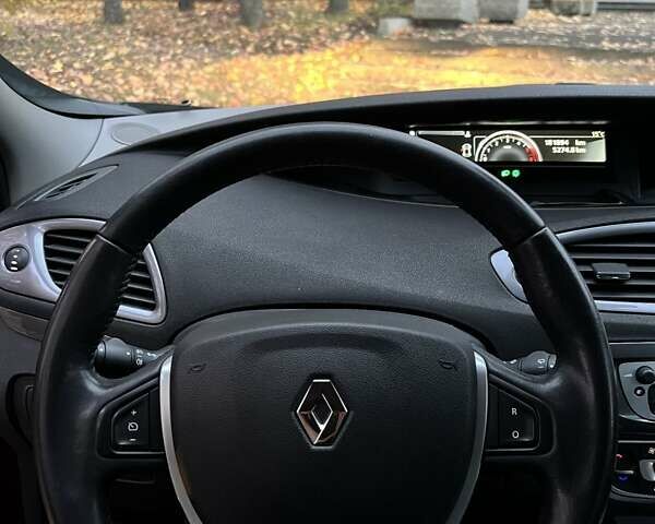 Рено Scenic XMOD 2013 в Ровно на Automoto.ua Красный Рено Scenic XMOD, объемом двигателя 1.6 л и пробегом 181 тыс. км за 10950 $, фото 21 на Automoto.ua