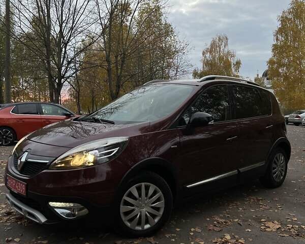 Рено Scenic XMOD 2013 в Ровно на Automoto.ua Красный Рено Scenic XMOD, объемом двигателя 1.6 л и пробегом 181 тыс. км за 10950 $, фото 7 на Automoto.ua