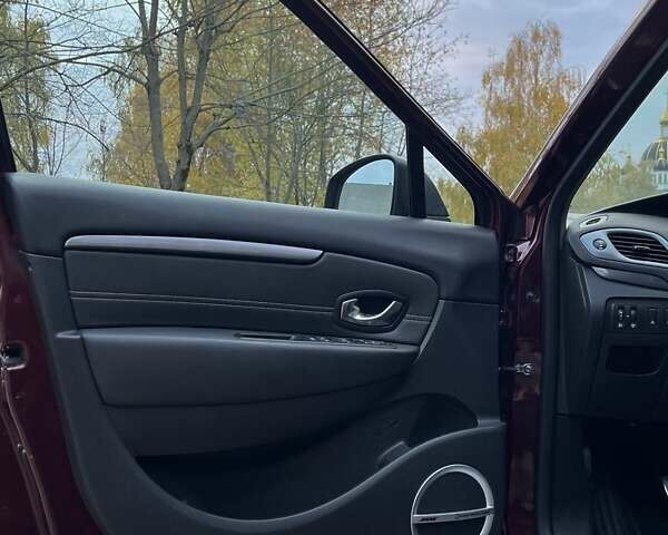 Рено Scenic XMOD 2013 в Ровно на Automoto.ua Красный Рено Scenic XMOD, объемом двигателя 1.6 л и пробегом 181 тыс. км за 10950 $, фото 13 на Automoto.ua