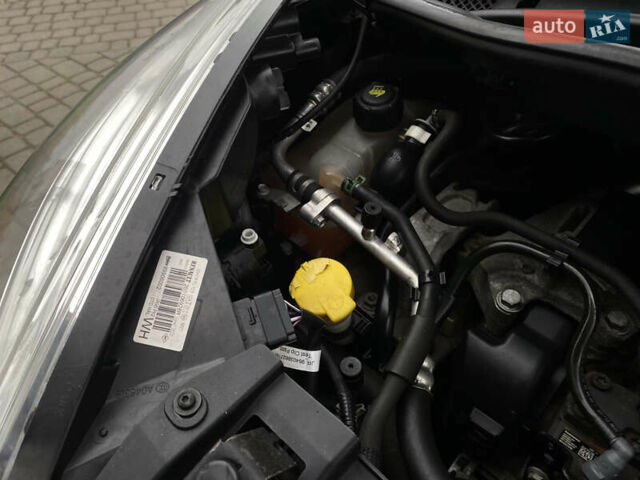 Красный Рено Scenic XMOD, объемом двигателя 1.5 л и пробегом 227 тыс. км за 9400 $, фото 67 на Automoto.ua