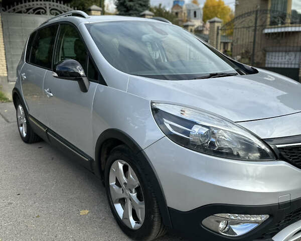 Серый Рено Scenic XMOD, объемом двигателя 1.5 л и пробегом 201 тыс. км за 10600 $, фото 10 на Automoto.ua