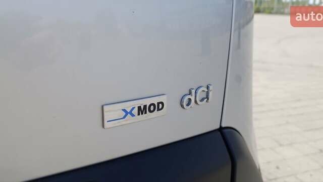 Сірий Рено Scenic XMOD, об'ємом двигуна 1.46 л та пробігом 220 тис. км за 10249 $, фото 8 на Automoto.ua