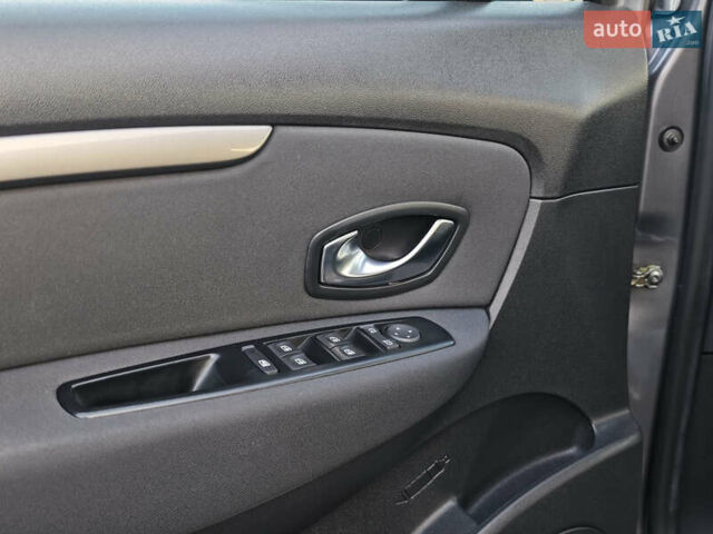 Серый Рено Scenic XMOD, объемом двигателя 1.5 л и пробегом 215 тыс. км за 10999 $, фото 18 на Automoto.ua