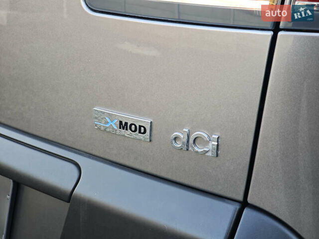 Серый Рено Scenic XMOD, объемом двигателя 1.5 л и пробегом 215 тыс. км за 10999 $, фото 15 на Automoto.ua