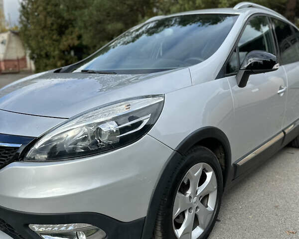 Серый Рено Scenic XMOD, объемом двигателя 1.5 л и пробегом 201 тыс. км за 10800 $, фото 9 на Automoto.ua