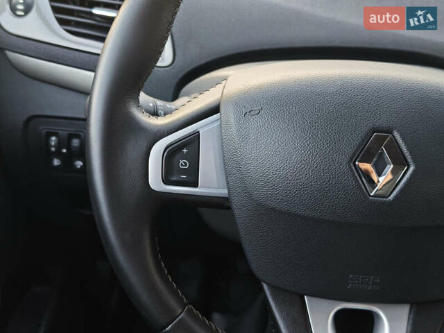 Серый Рено Scenic XMOD, объемом двигателя 1.5 л и пробегом 215 тыс. км за 10999 $, фото 28 на Automoto.ua