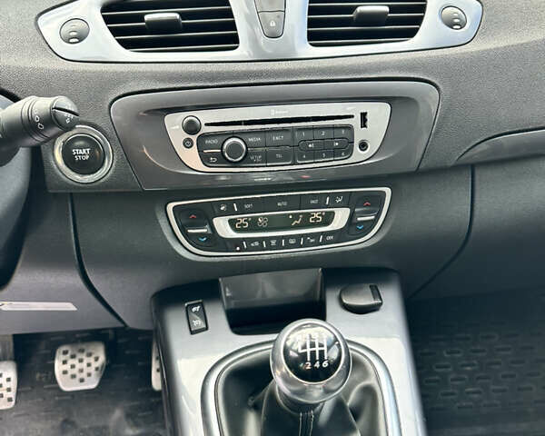 Серый Рено Scenic XMOD, объемом двигателя 1.5 л и пробегом 201 тыс. км за 10800 $, фото 20 на Automoto.ua