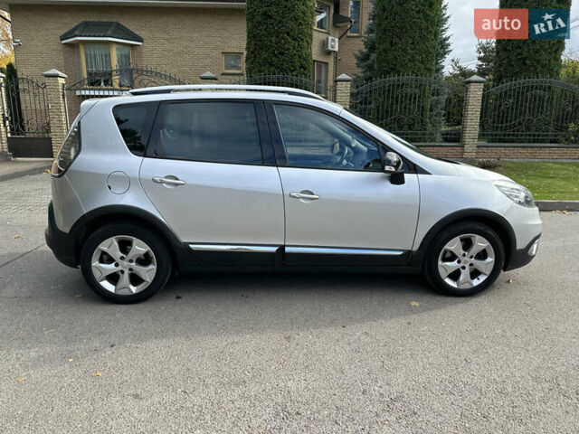 Серый Рено Scenic XMOD, объемом двигателя 1.5 л и пробегом 201 тыс. км за 10800 $, фото 7 на Automoto.ua