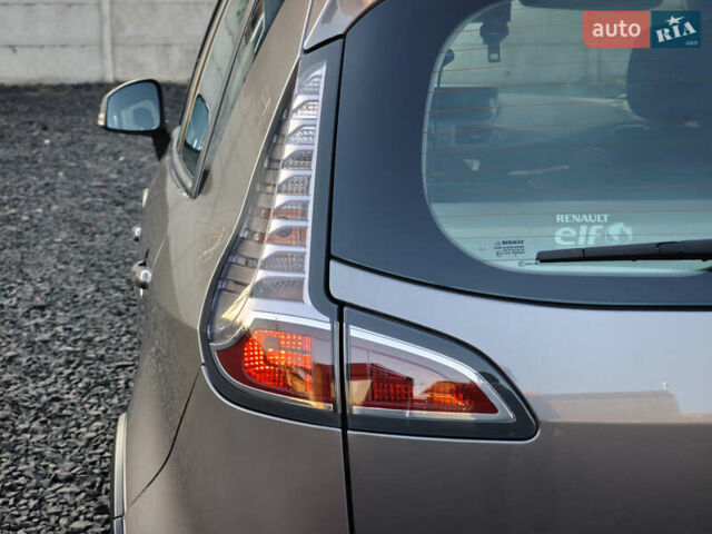 Серый Рено Scenic XMOD, объемом двигателя 1.5 л и пробегом 215 тыс. км за 10999 $, фото 12 на Automoto.ua