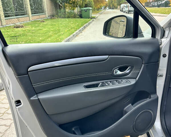 Серый Рено Scenic XMOD, объемом двигателя 1.5 л и пробегом 201 тыс. км за 10600 $, фото 18 на Automoto.ua