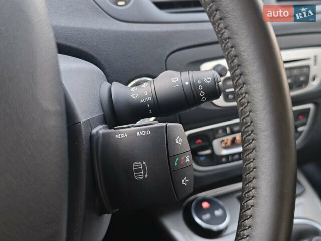 Серый Рено Scenic XMOD, объемом двигателя 1.5 л и пробегом 215 тыс. км за 10999 $, фото 31 на Automoto.ua