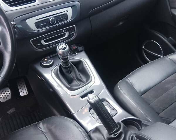 Сірий Рено Scenic XMOD, об'ємом двигуна 1.2 л та пробігом 244 тис. км за 9500 $, фото 26 на Automoto.ua