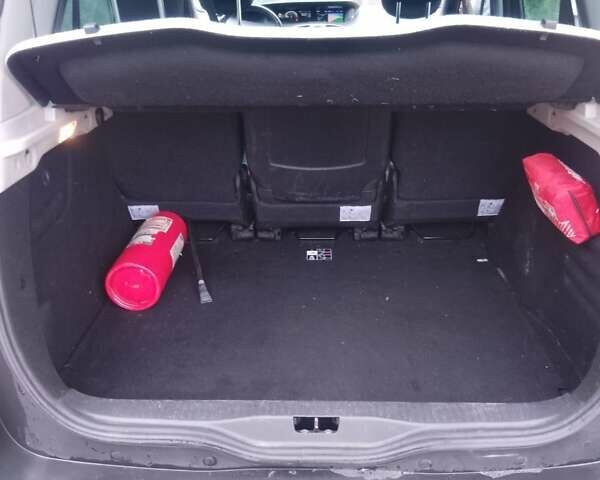 Сірий Рено Scenic XMOD, об'ємом двигуна 1.2 л та пробігом 244 тис. км за 9500 $, фото 22 на Automoto.ua