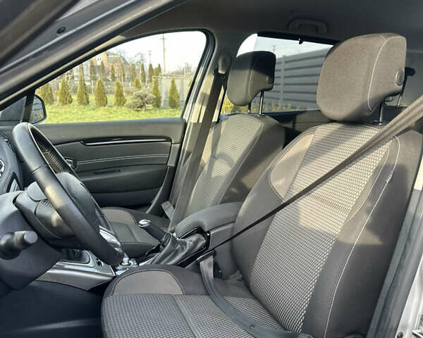 Серый Рено Scenic XMOD, объемом двигателя 1.5 л и пробегом 178 тыс. км за 9000 $, фото 7 на Automoto.ua