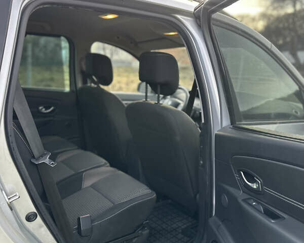 Серый Рено Scenic XMOD, объемом двигателя 1.5 л и пробегом 178 тыс. км за 9000 $, фото 16 на Automoto.ua