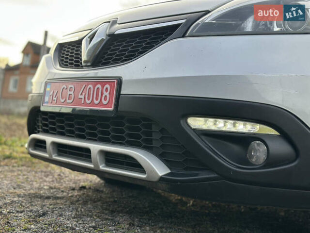 Серый Рено Scenic XMOD, объемом двигателя 1.5 л и пробегом 178 тыс. км за 9000 $, фото 23 на Automoto.ua