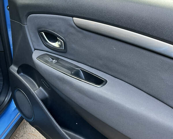 Синий Рено Scenic XMOD, объемом двигателя 1.5 л и пробегом 231 тыс. км за 9650 $, фото 34 на Automoto.ua