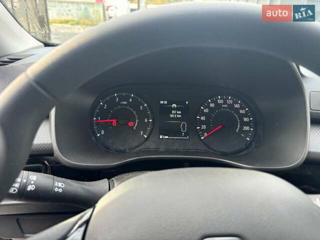 Рено Taliant 2024 в Днепре (Днепропетровске) на Automoto.ua Белый Рено Taliant, объемом двигателя 1 л и пробегом 1 тыс. км за 15598 $, фото 6 на Automoto.ua