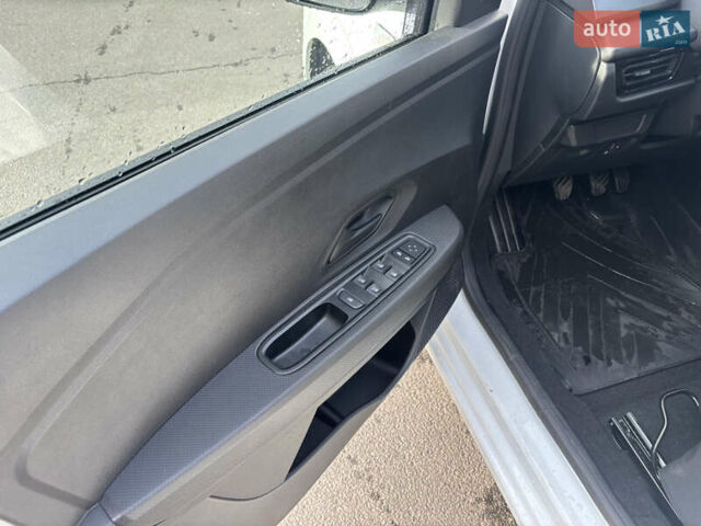 Рено Taliant 2024 в Днепре (Днепропетровске) на Automoto.ua Белый Рено Taliant, объемом двигателя 1 л и пробегом 1 тыс. км за 15598 $, фото 12 на Automoto.ua