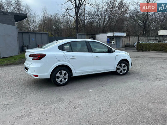 Белый Рено Taliant, объемом двигателя 1 л и пробегом 7 тыс. км за 15500 $, фото 1 на Automoto.ua