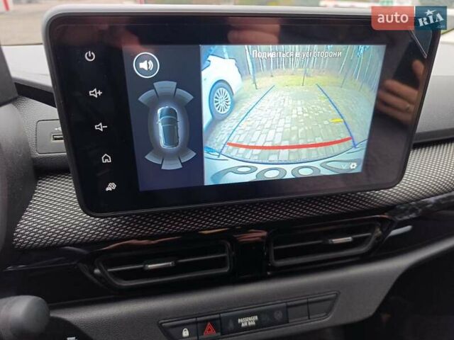 Серый Рено Taliant, объемом двигателя 1 л и пробегом 36 тыс. км за 19603 $, фото 12 на Automoto.ua