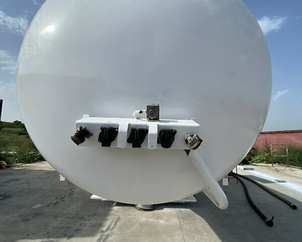 Белый Рохр Рохр, объемом двигателя 0 л и пробегом 200 тыс. км за 30000 $, фото 4 на Automoto.ua