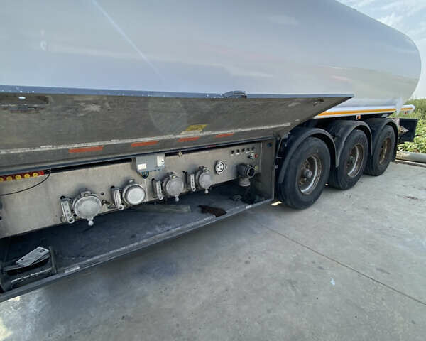 Белый Рохр Рохр, объемом двигателя 0 л и пробегом 200 тыс. км за 30000 $, фото 1 на Automoto.ua