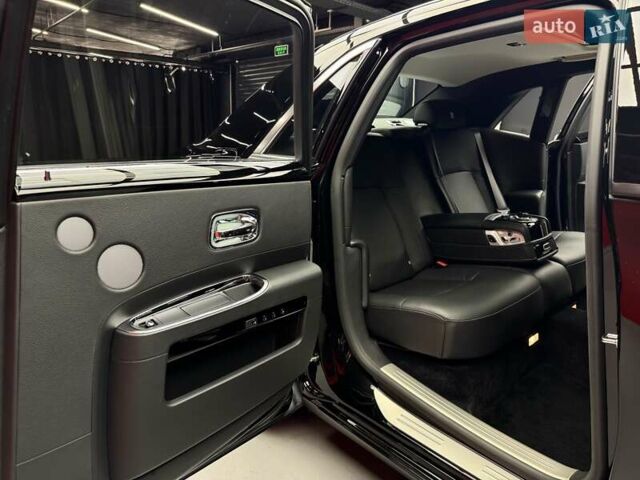 Черный Ролс Ройс Гост, объемом двигателя 6.6 л и пробегом 8 тыс. км за 159900 $, фото 44 на Automoto.ua