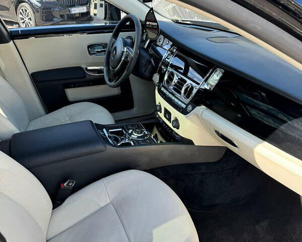 Черный Ролс Ройс Гост, объемом двигателя 6.6 л и пробегом 70 тыс. км за 85000 $, фото 21 на Automoto.ua