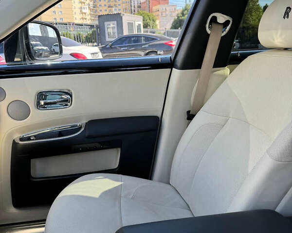 Черный Ролс Ройс Гост, объемом двигателя 6.6 л и пробегом 70 тыс. км за 85000 $, фото 3 на Automoto.ua