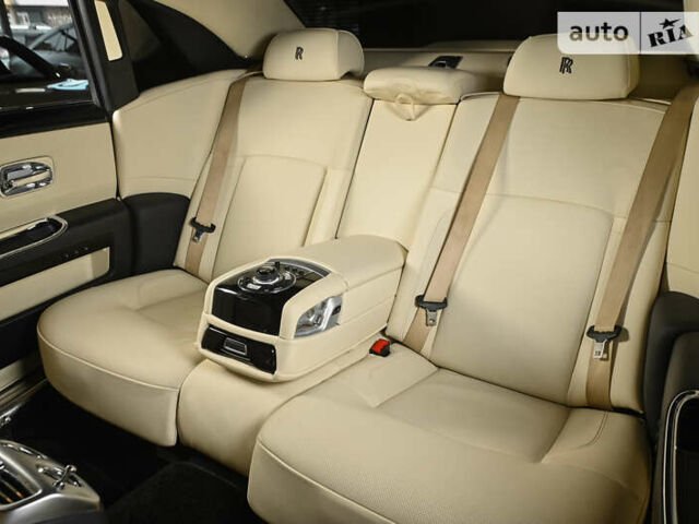 Черный Ролс Ройс Гост, объемом двигателя 6.59 л и пробегом 79 тыс. км за 89900 $, фото 52 на Automoto.ua