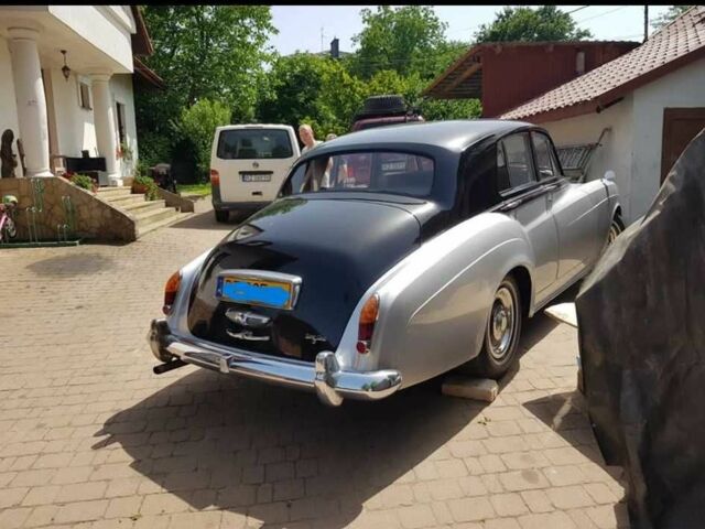 Серый Ролс Ройс Лимузин, объемом двигателя 0 л и пробегом 1 тыс. км за 52545 $, фото 1 на Automoto.ua