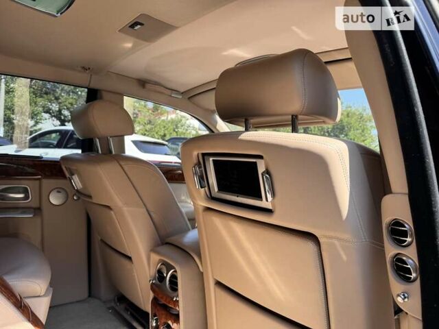 Черный Ролс Ройс Фантом, объемом двигателя 6.75 л и пробегом 89 тыс. км за 110000 $, фото 15 на Automoto.ua