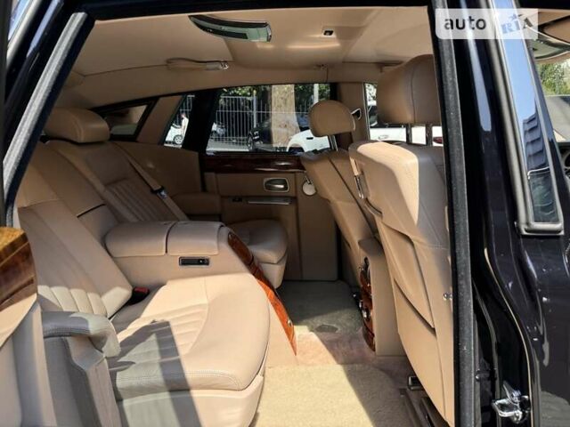 Черный Ролс Ройс Фантом, объемом двигателя 6.75 л и пробегом 89 тыс. км за 110000 $, фото 12 на Automoto.ua