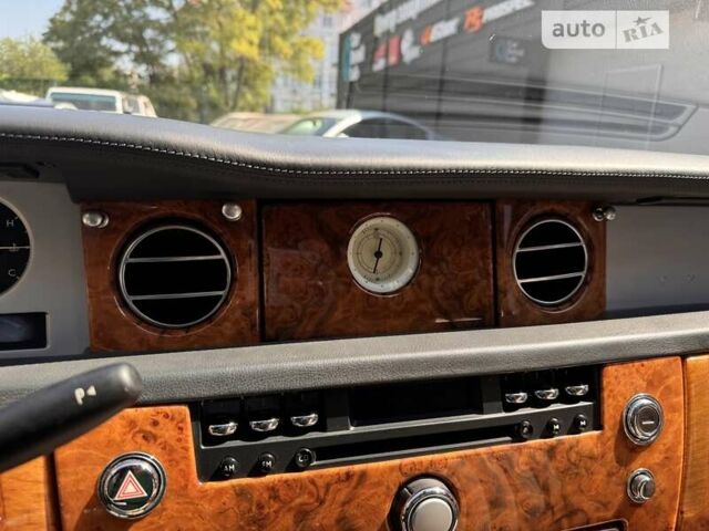 Черный Ролс Ройс Фантом, объемом двигателя 6.75 л и пробегом 89 тыс. км за 110000 $, фото 23 на Automoto.ua